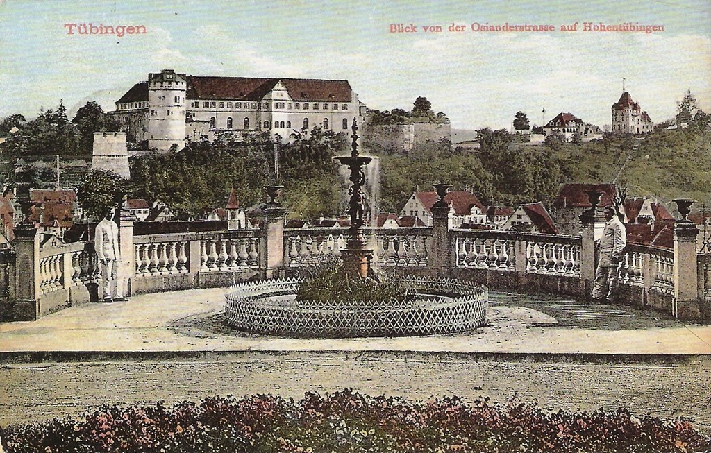 Tübingen. Blick von der Aussichtsterrasse unterhalb der Psychiatrischen Klinik in der Osianderstraße auf Hohentübingen