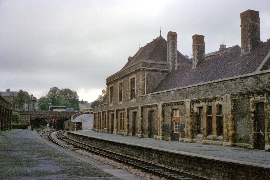 Clifton Down station
