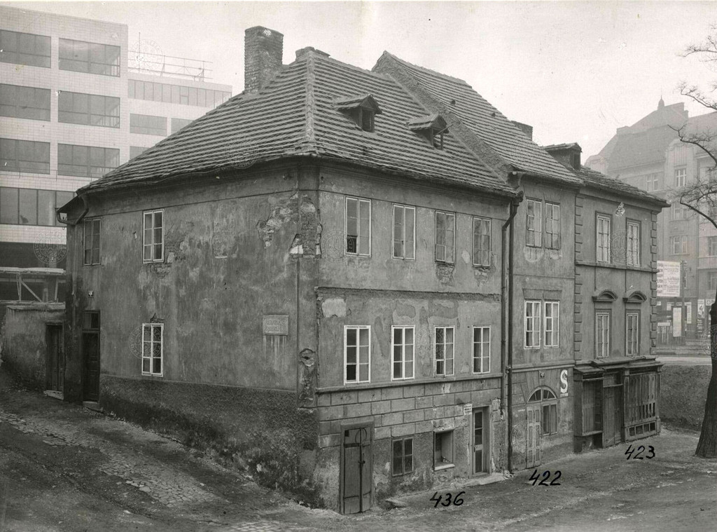 Pohled do Vltavské ulice (dnešní nábřeží Kpt. Jaroše)