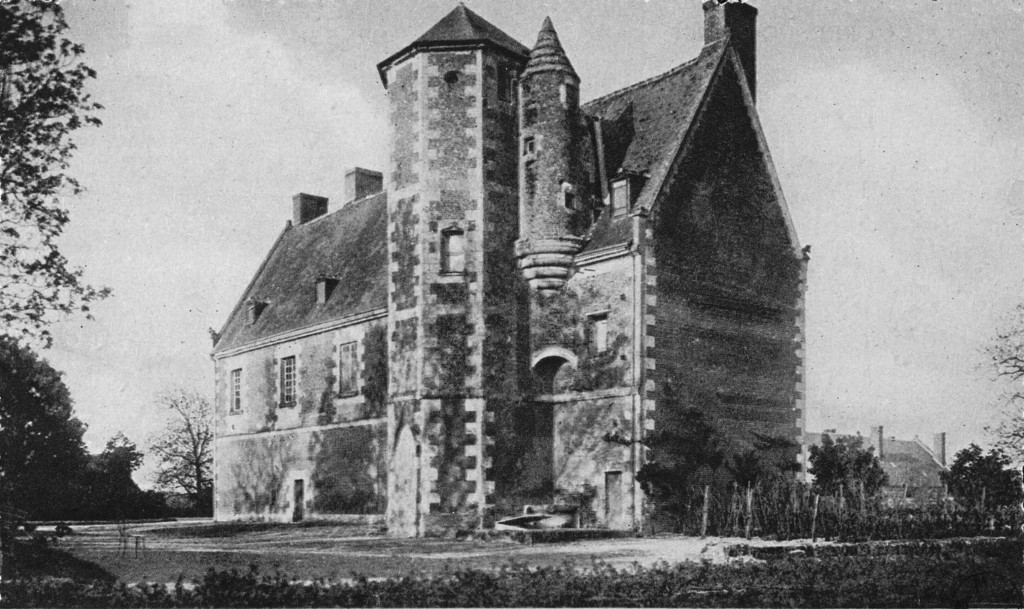 Plessis-les-Tours - Le château. Façade ouest - Ancienne demeure du roi Louis XI