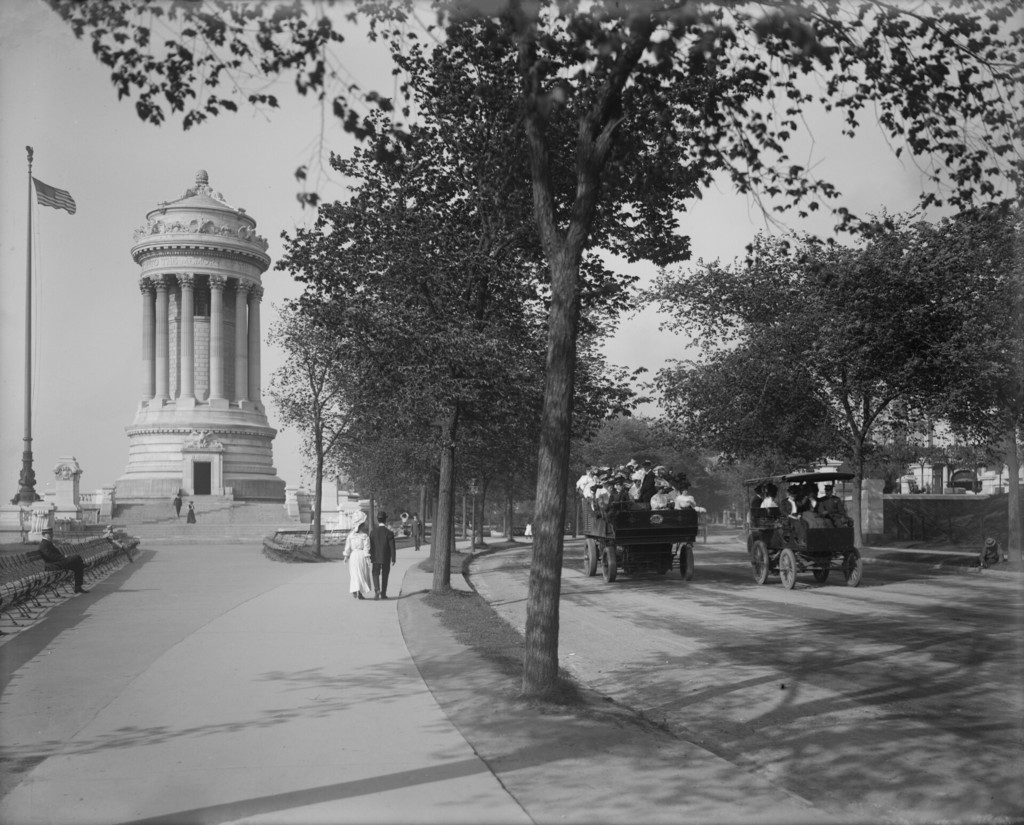 Riverside Drive and 89th Street. Soldiers and Sailors Monument