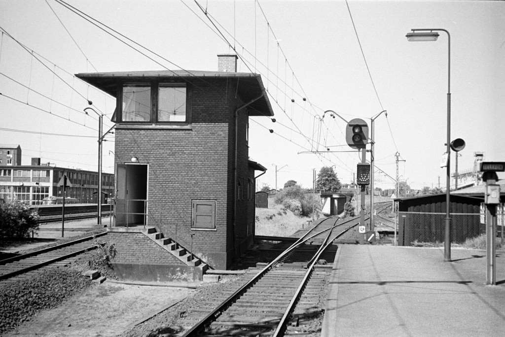 Valby Station. Kontroltårnet og Sporene mod Tåstrup og Ballerup