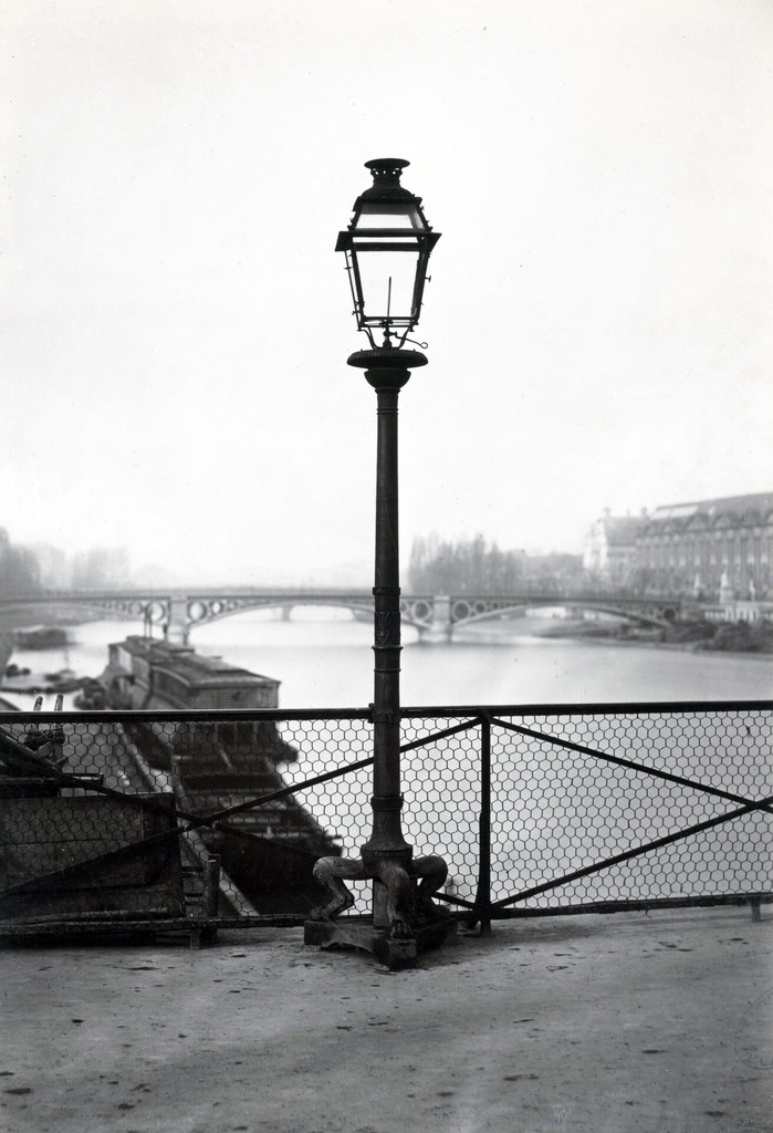 Candélabre lanterne carrée, Pont des Arts