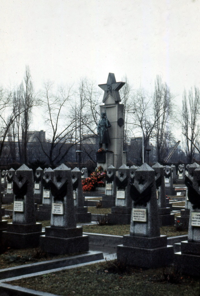 Monument Ruské osvobozenecké armády na Olšanských hřbitovech