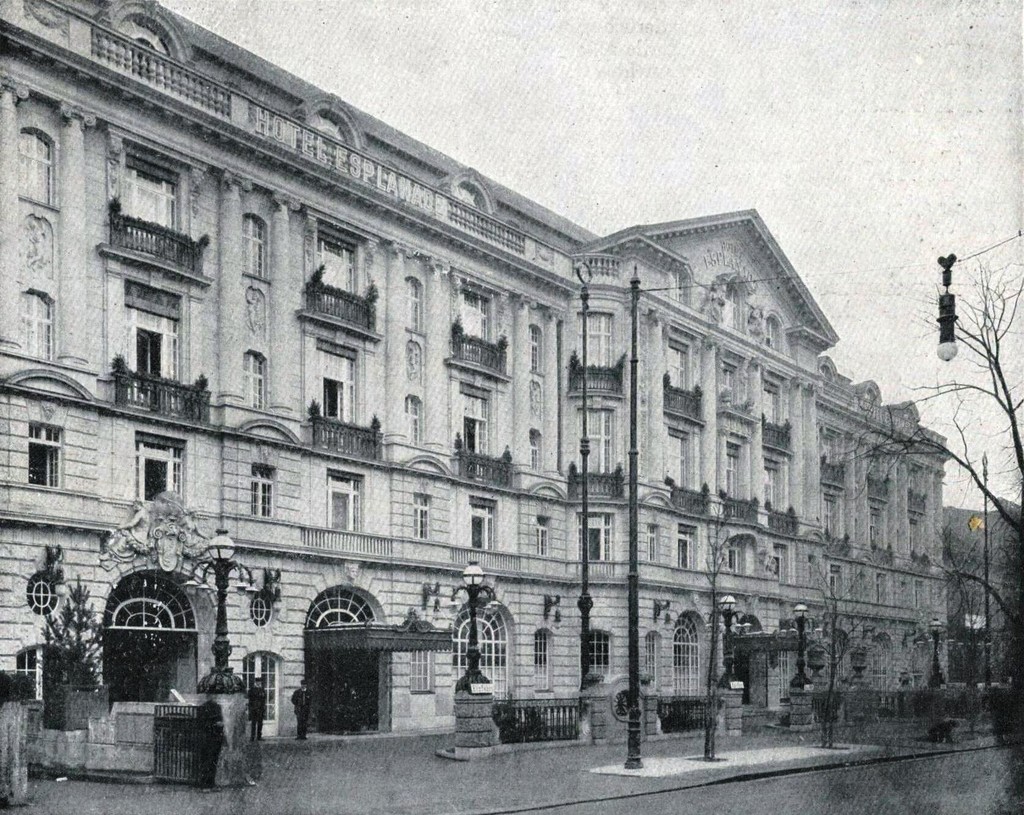Hotel Esplanade (Bellevuestraße 17, 18, 18А)
