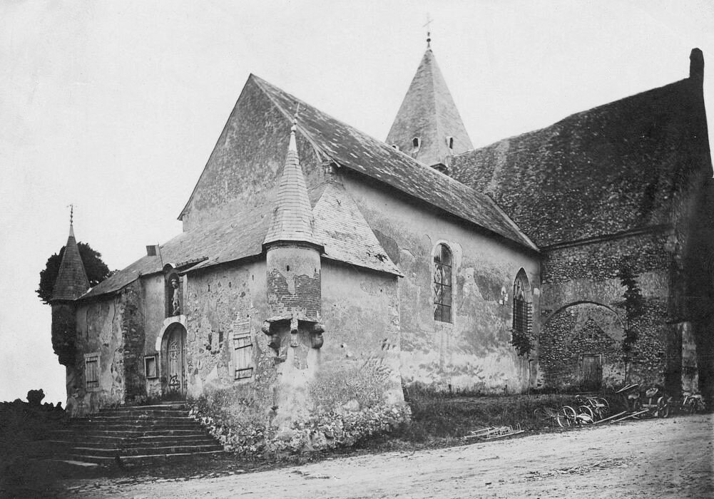 Saint-Georges-du-Rosay. Église Saint-Georges. Ensemble sud-ouest, vue partielle