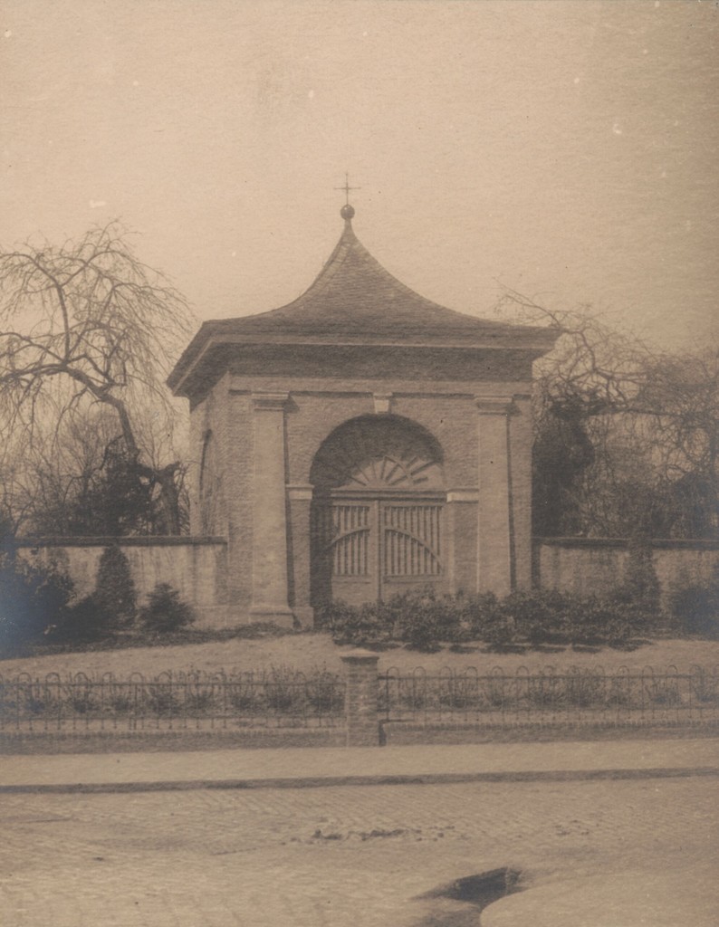 Torhaus des katholischen Friedhofs Tilburger Straße