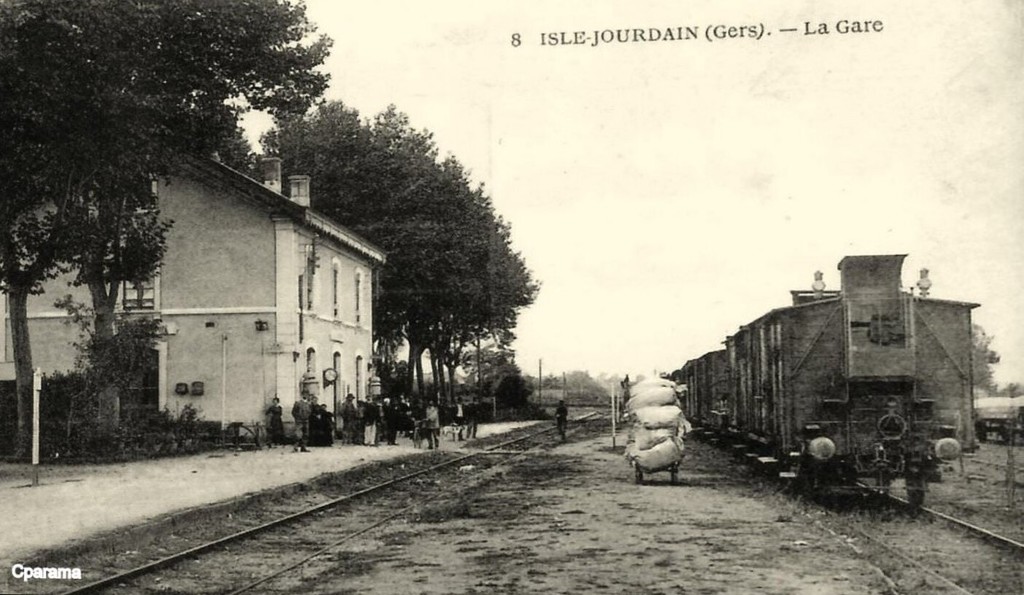 Gleise des Bahnhofs in L'Isle Jourdain