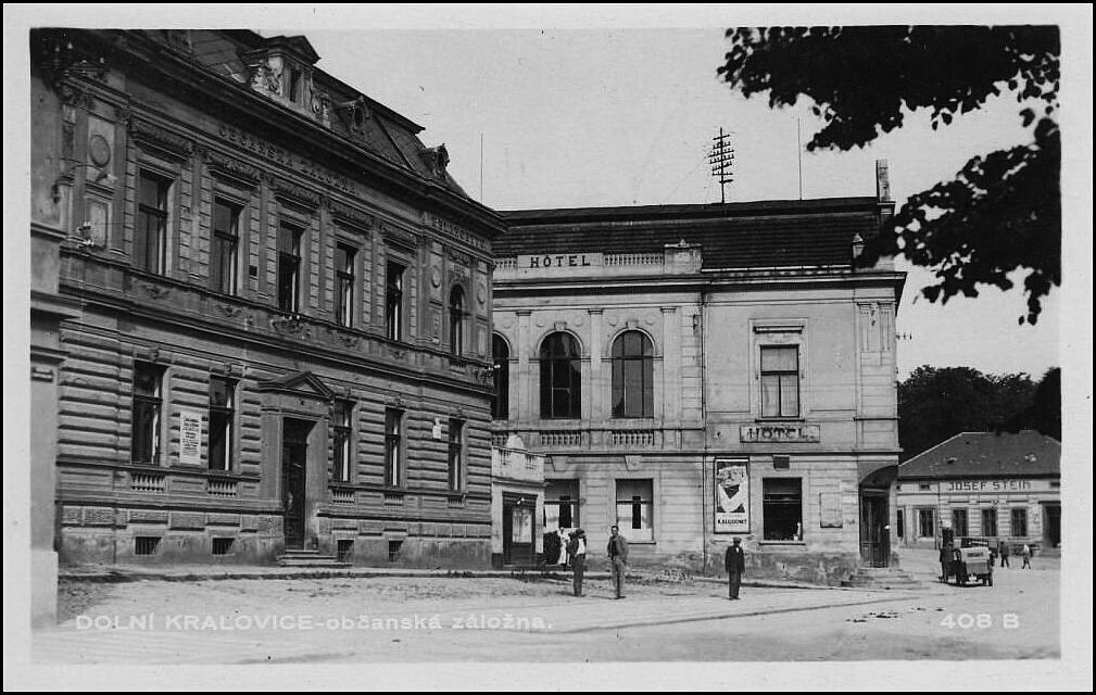 Dolní Kralovice, náměstí, Občanská záložna a hotel