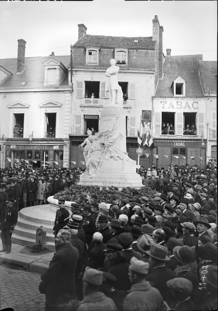 Inauguration du monument Deschanel, vue générale