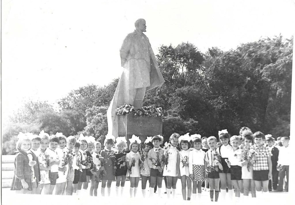 Bălți, monument la Lenin