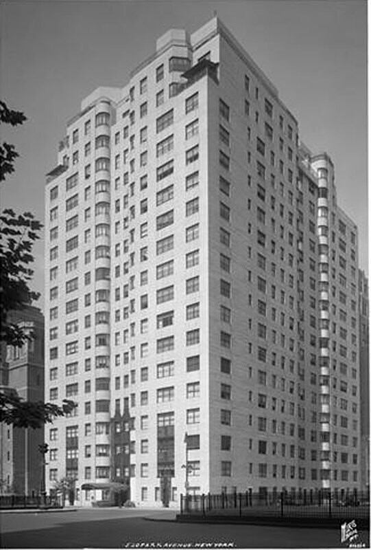 530 Park Avenue at 61st Street, S.W. corner. Apartments, general exterior.