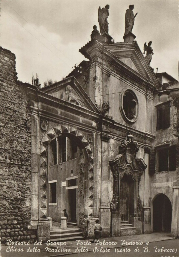 Bassano del Grappa, Porta Palazzo Pretorio e Chiesa della Madonna della Salute