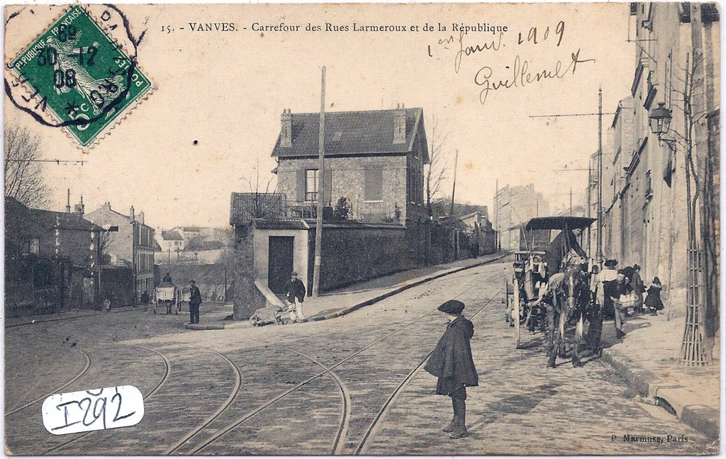 Carrefour des Rues Larmepoux et de la République