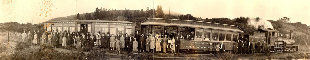 Mountain Train passengers at Mesa Station