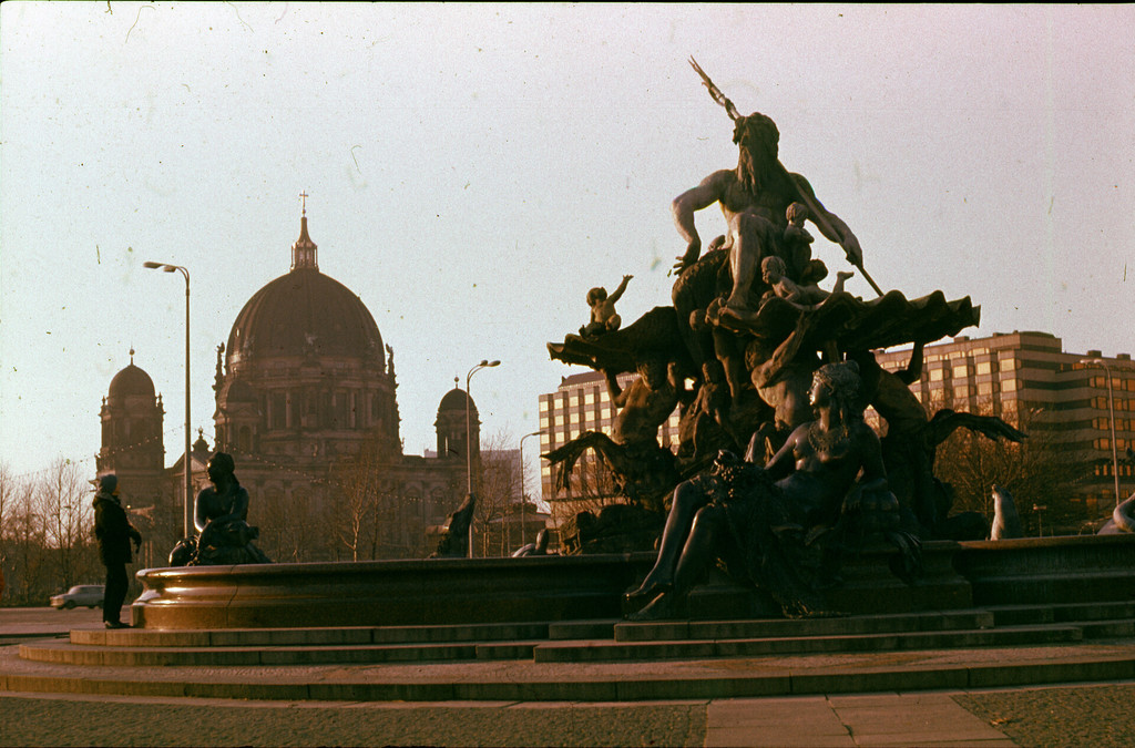 1985. DDR. Berlin Neptunbrunnen. Spandauer Straße, 10178 Berlin