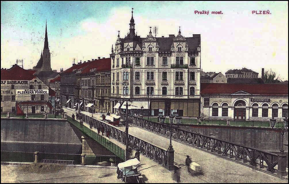 Pohled na Pražský most přes řeku Radbuzu
