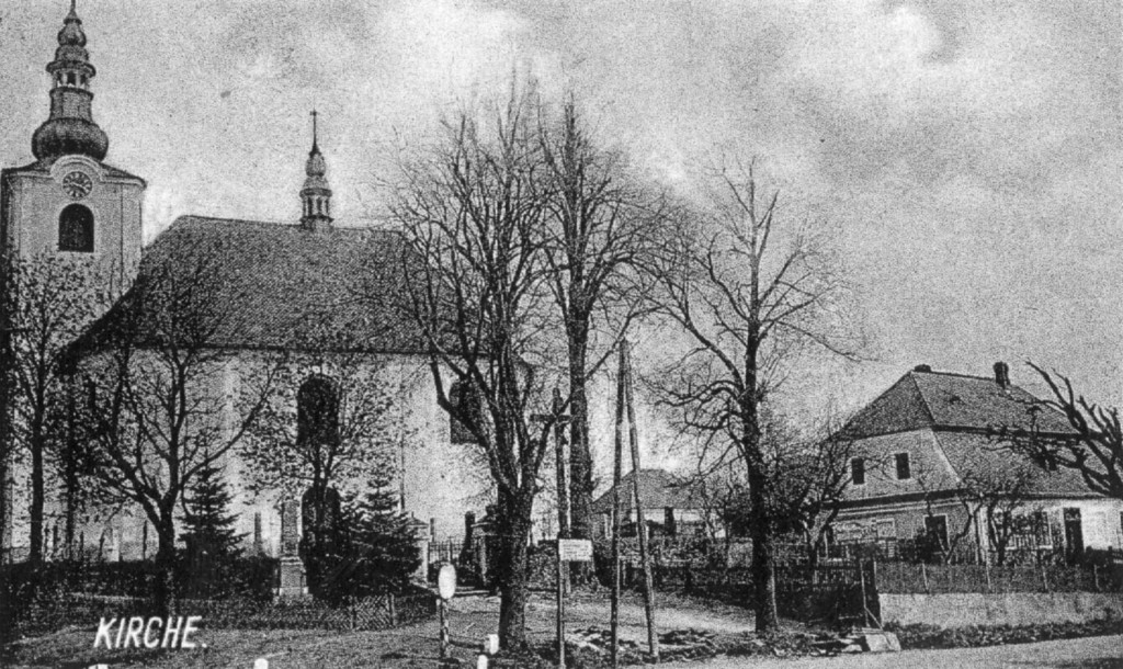 Bílčice, kostel sv. Markéty. Výřez snímku s kostelem z předchozí pohlednice