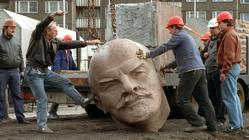 Demontage des Lenin-Denkmals