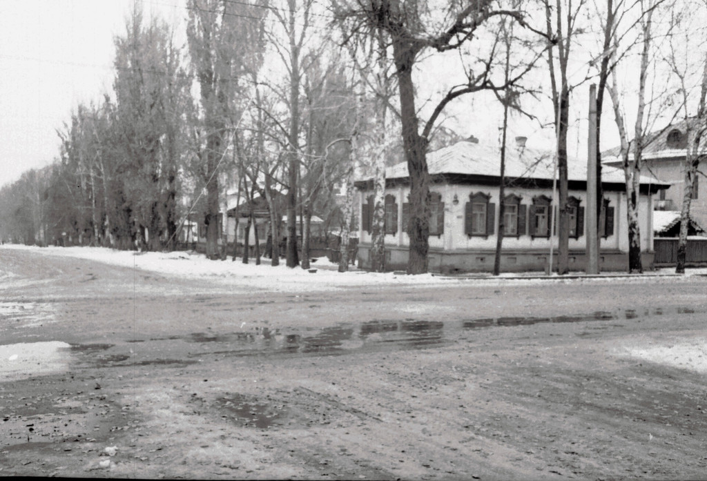 Crossroads Гоголь көшелерінің және Baribaeva