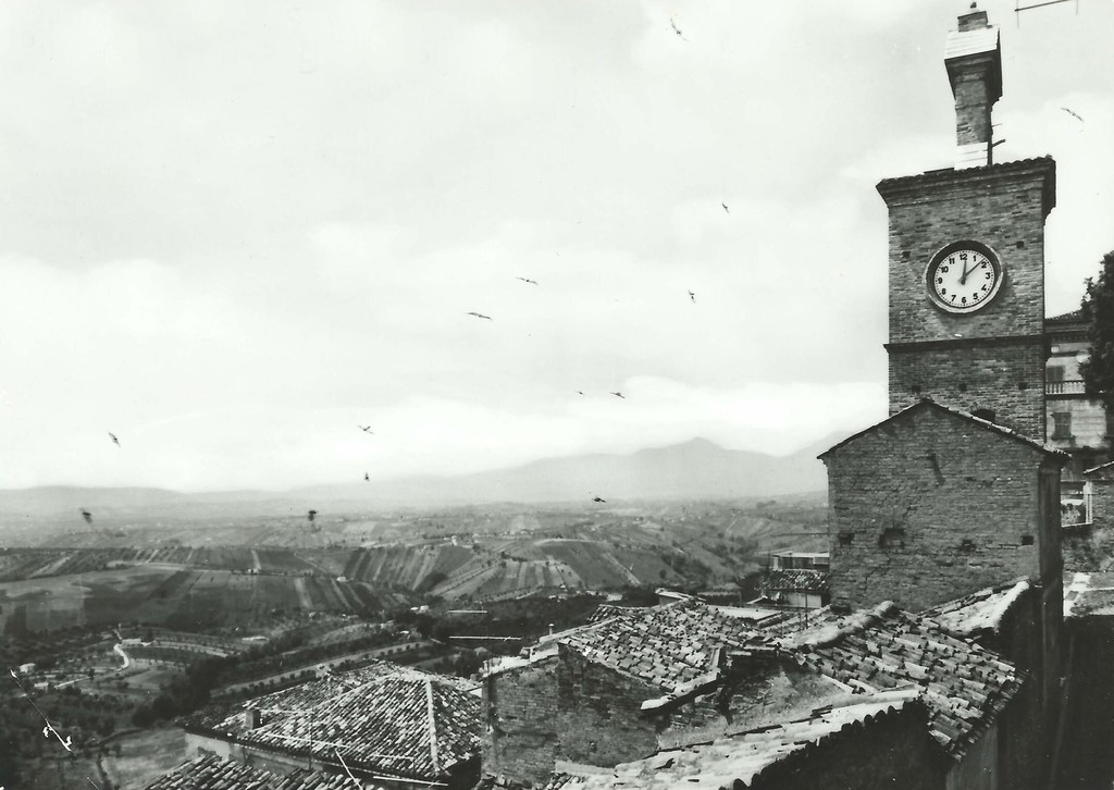 Colonnella, Torre dell’orologio