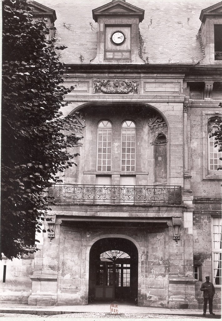 Château de Villers-Cotterêts. Façade sur cour