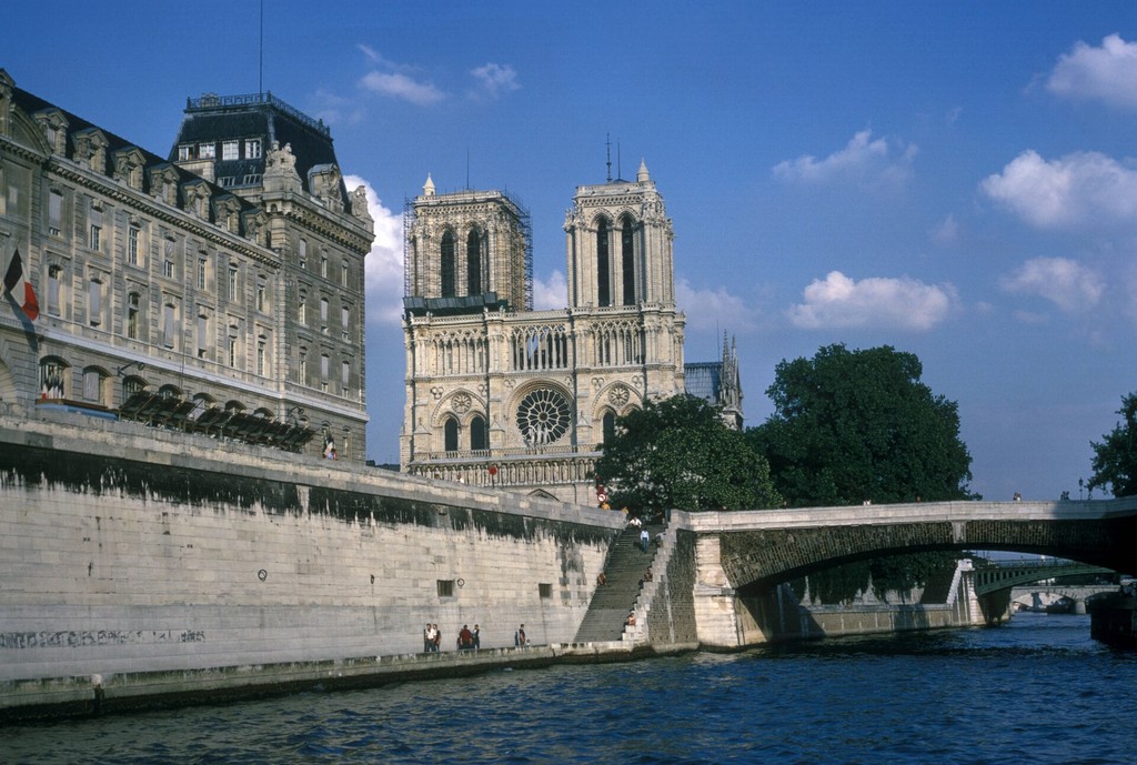 Notre-Dame de Paris et le Petit-Pont