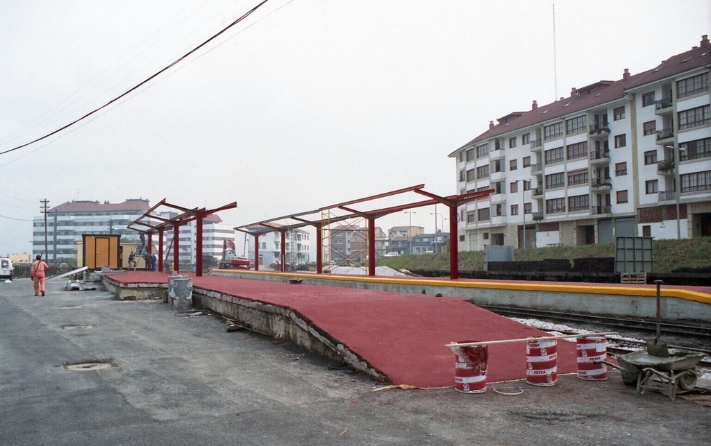Construccion de la estacion Provisional de Oviedo Jovellanos