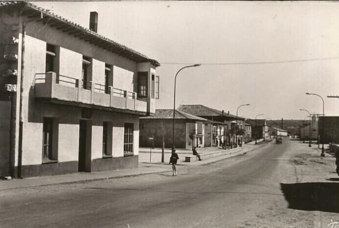 Hontoria del Pinar. Carretera de Soria.