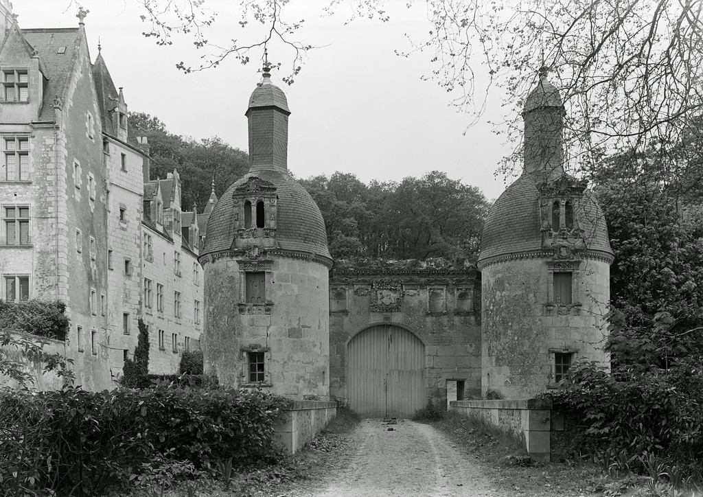 Château de Courtanvaux. Porte d'entrée Renaissance