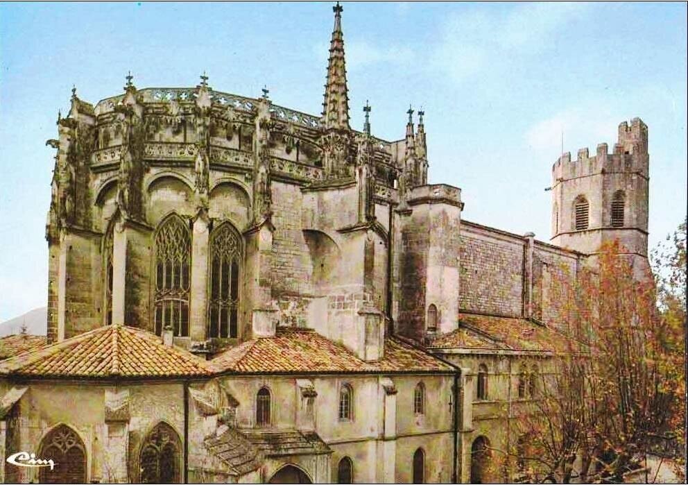 Le Chevet de la Cathédrale Saint-Vincent de Viviers et le Clocher