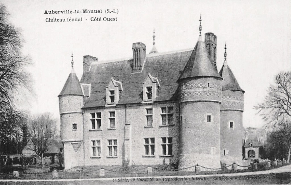 Auberville-la-Manuel. Château féodal - Côté ouest