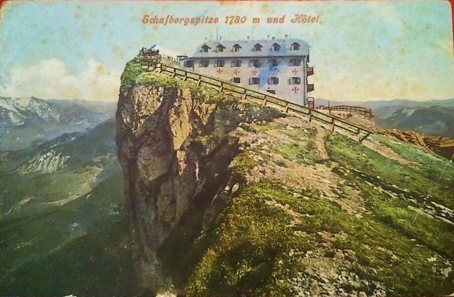 Schafbergspitze 1780 m. und Hotel