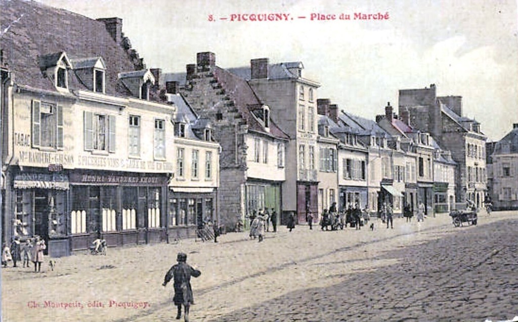 Picquigny. Place du Marché
