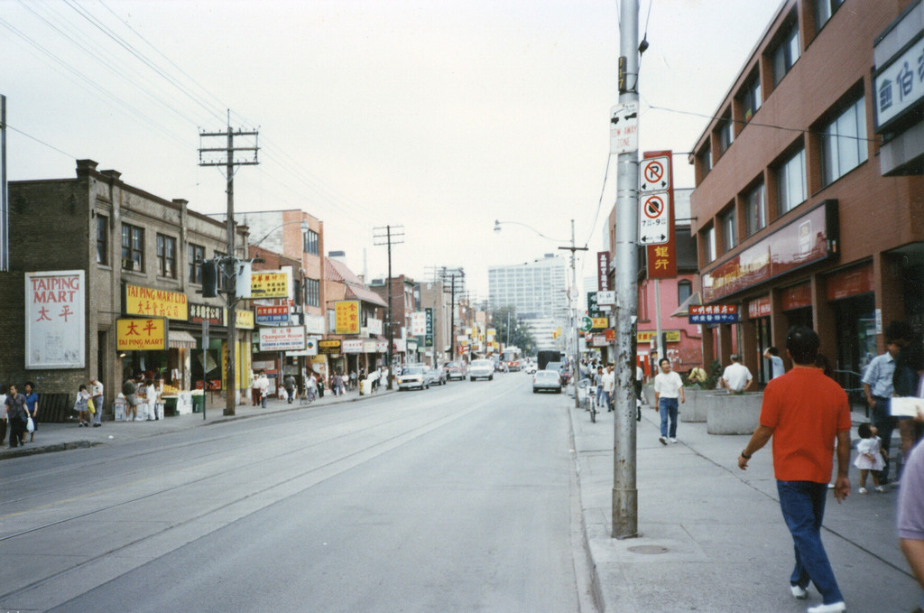 Dundas Street W. Chinatown