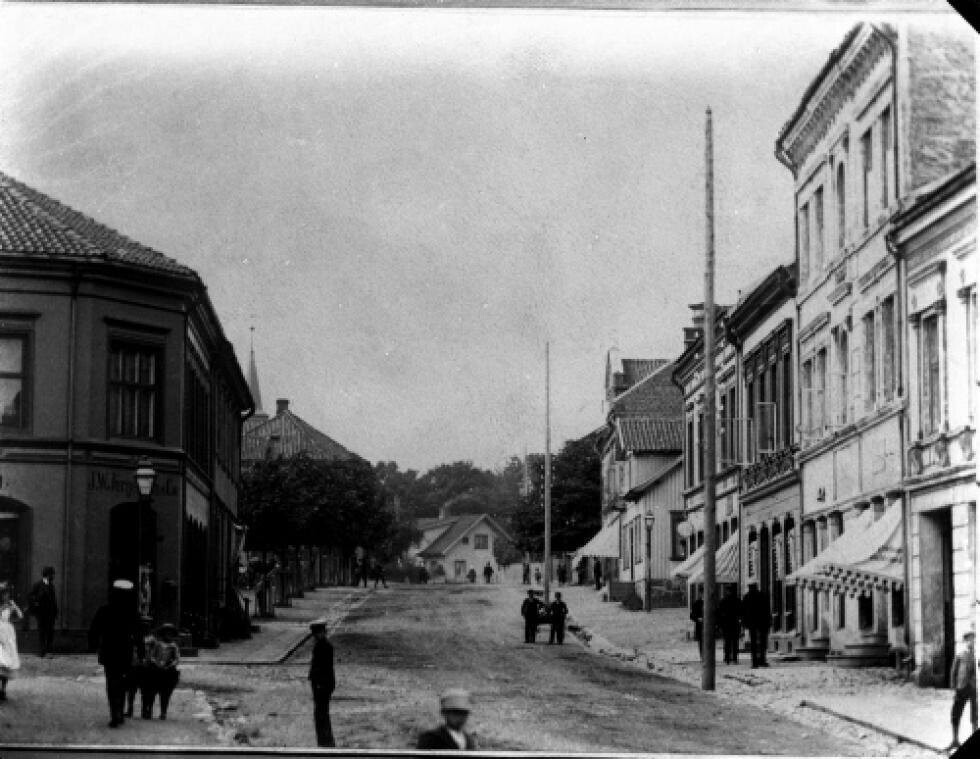 Nedre del av Storgaten i 1890