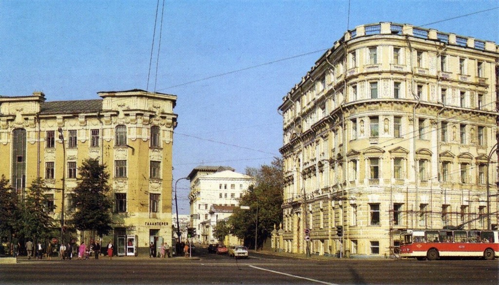 Зубовская площадь. Кропоткинская улица