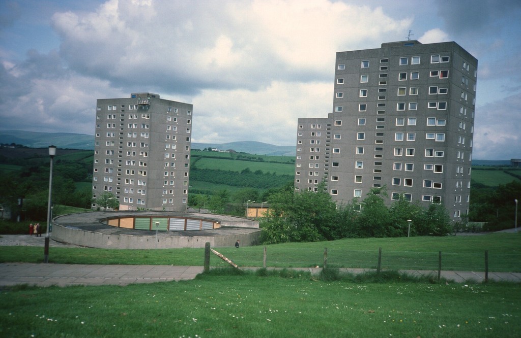 Cumbernauld. View of blocks on Seafar 3 development