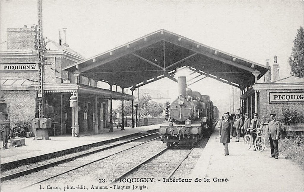 Picquigny. Intérieur de la Gare