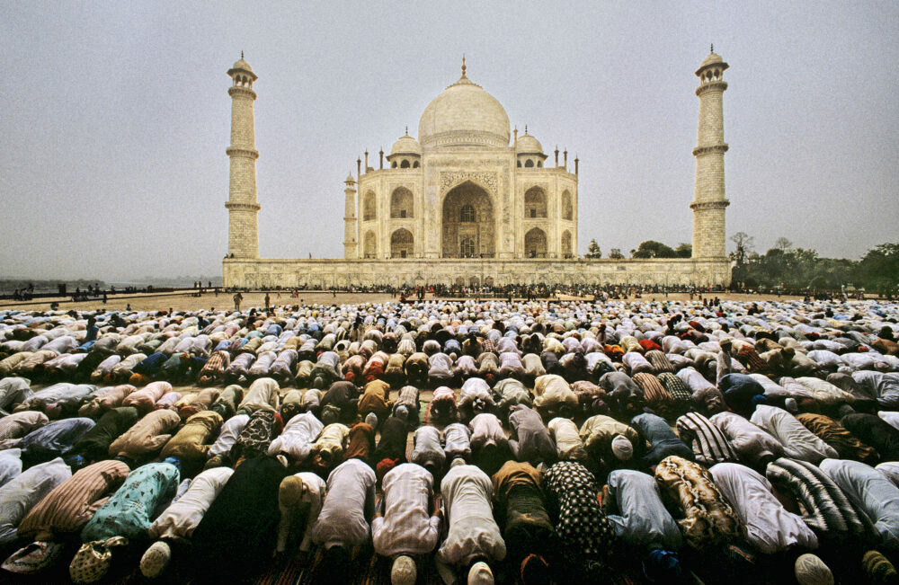 Prayers at Taj Mahal