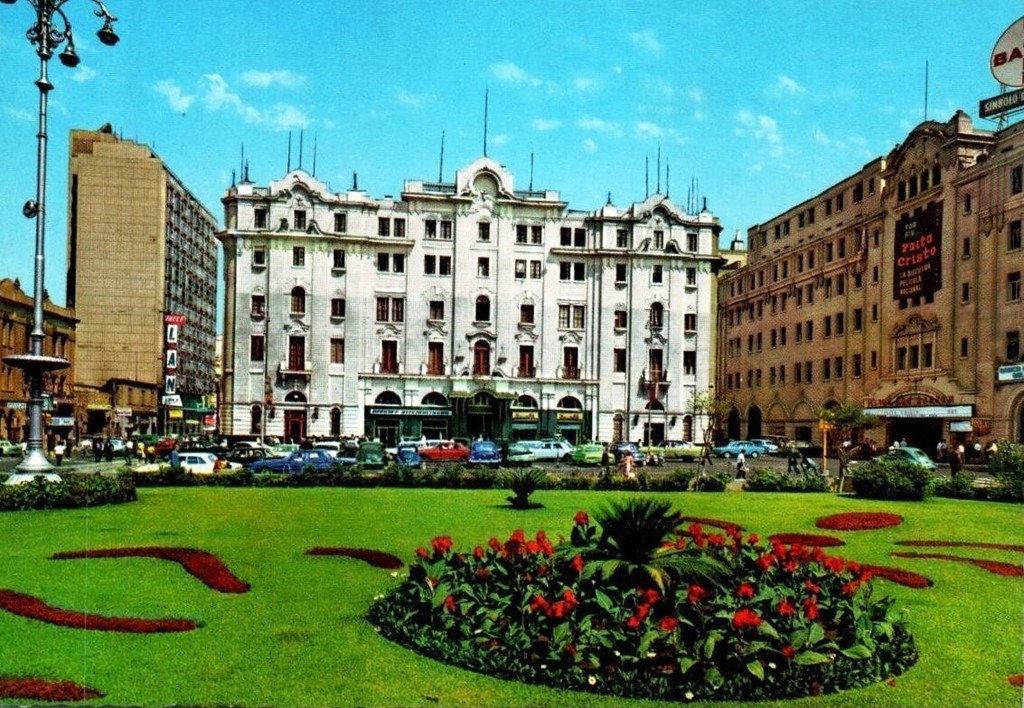 Hotel 'Bolívar' & Plaza San Martín