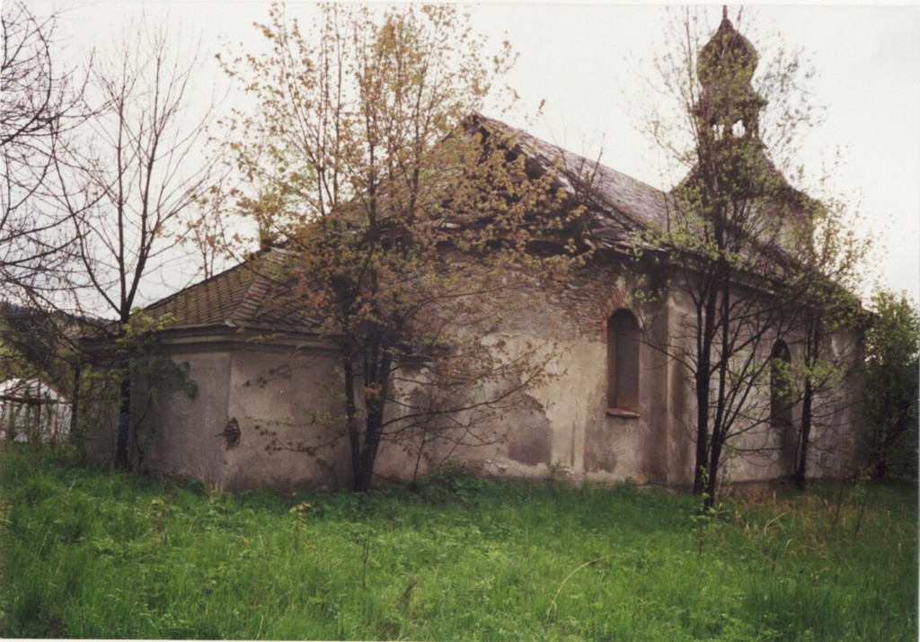 Slezská Harta, kaple sv. Michala, pohled zezadu zleva