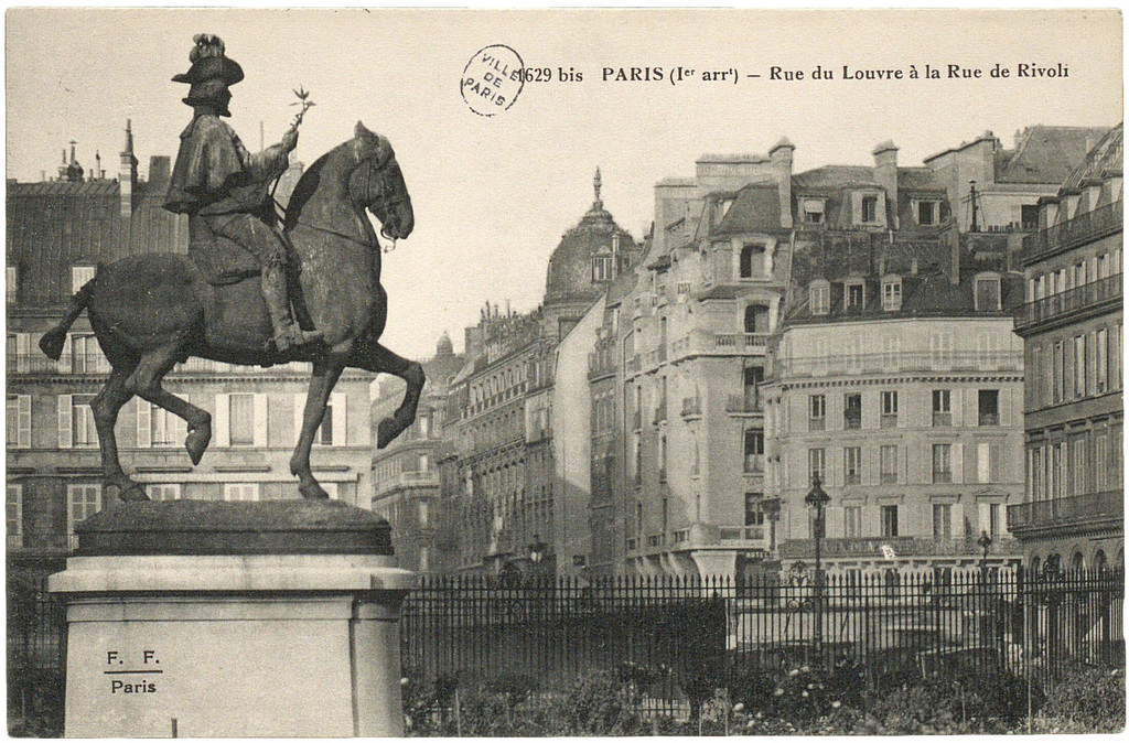 La Rue du Louvre à la Rue Rivoli
