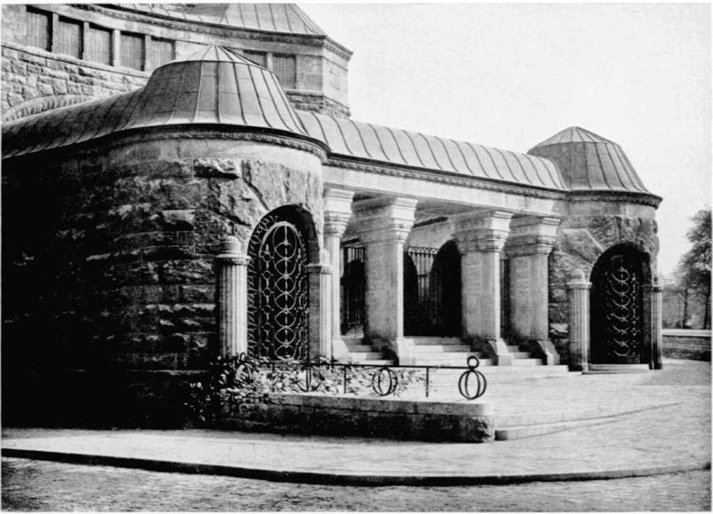 Der Haupteingang der Alte Synagoge