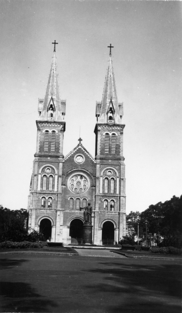 Nhà thờ Đức Bà - Notre Dame Cathedral Saigon.