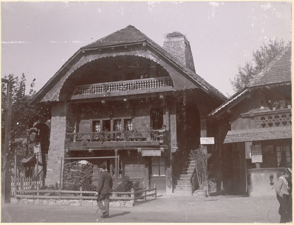 L’Exposition nationale de Genève en 1896: village suisse (toilettes)