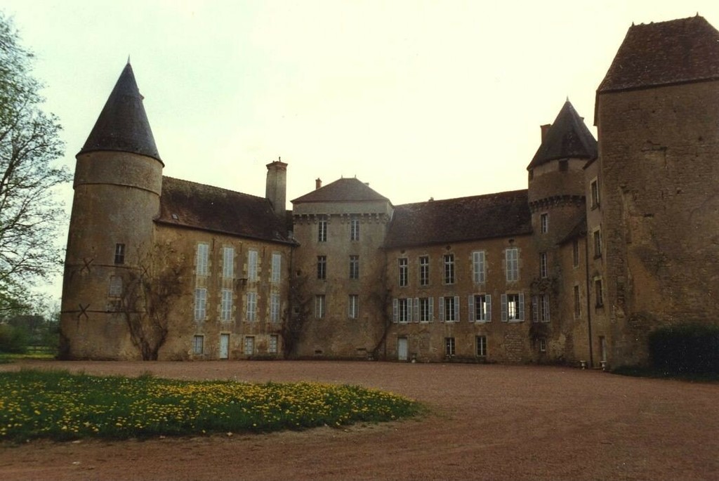 Château de Vandenesse. Ensemble ouest, vue générale