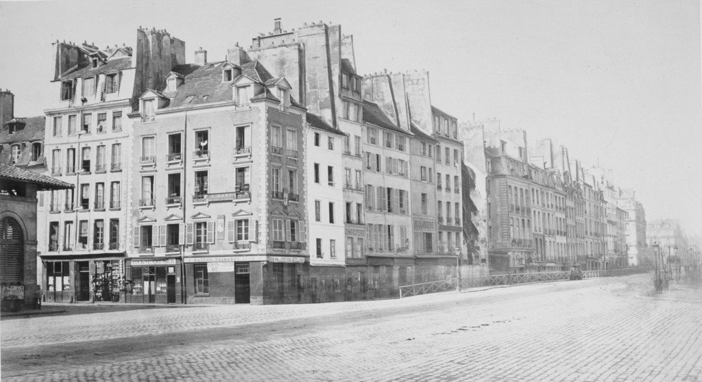 Rue des Noyers, vue prise de la place Maubert