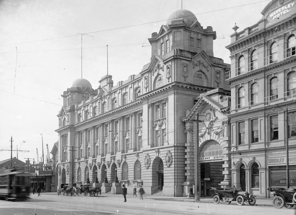 General Post Office and the Queen Street Railway Station