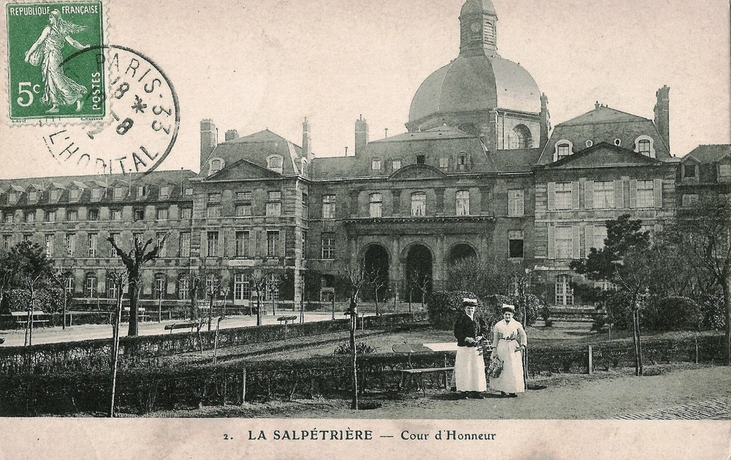 La Salpêtrière - Cour d'Honneur